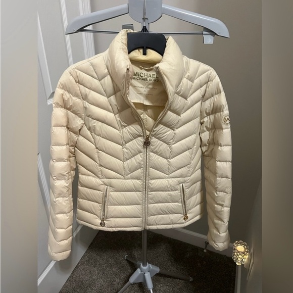Michael Kors Collection Jackets & Blazers - MICHAEL KORS Packable Puffer Jacket Size
Medium (8-10) NWT